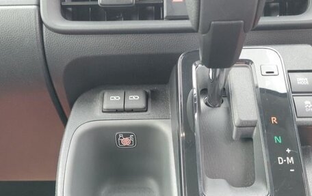 Toyota Sienta, 2023 год, 1 146 000 рублей, 19 фотография