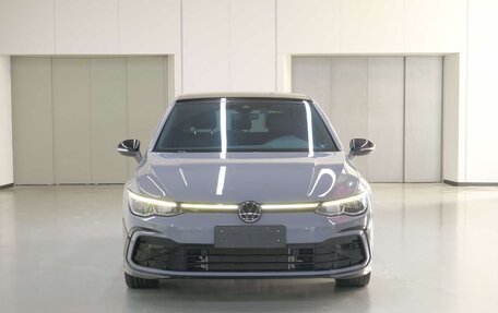 Volkswagen Golf VIII, 2023 год, 1 740 000 рублей, 2 фотография