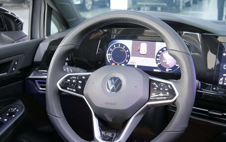 Volkswagen Golf VIII, 2023 год, 1 740 000 рублей, 12 фотография
