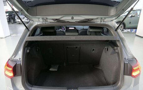 Volkswagen Golf VIII, 2023 год, 1 740 000 рублей, 17 фотография