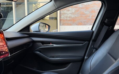 Mazda 3, 2022 год, 2 400 000 рублей, 31 фотография