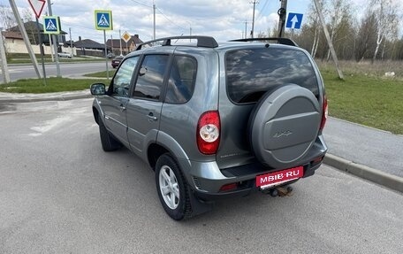 Chevrolet Niva I рестайлинг, 2017 год, 770 000 рублей, 6 фотография