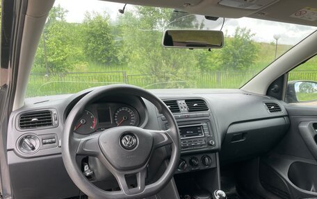 Volkswagen Polo VI (EU Market), 2016 год, 595 000 рублей, 24 фотография