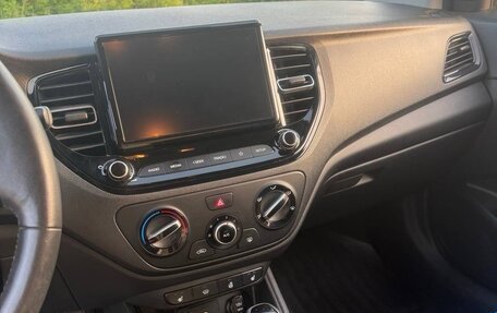 Hyundai Solaris II рестайлинг, 2021 год, 1 700 000 рублей, 11 фотография