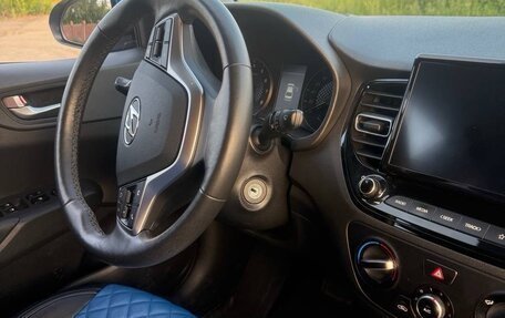 Hyundai Solaris II рестайлинг, 2021 год, 1 700 000 рублей, 10 фотография
