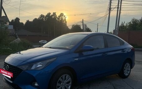 Hyundai Solaris II рестайлинг, 2021 год, 1 700 000 рублей, 2 фотография