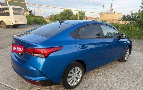 Hyundai Solaris II рестайлинг, 2021 год, 1 700 000 рублей, 5 фотография