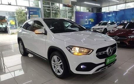 Mercedes-Benz GLA, 2021 год, 1 980 000 рублей, 1 фотография