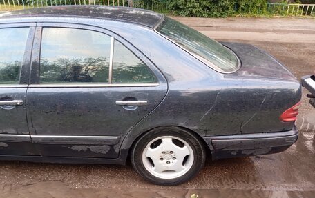 Mercedes-Benz E-Класс, 1997 год, 140 000 рублей, 3 фотография