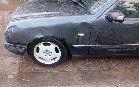 Mercedes-Benz E-Класс, 1997 год, 140 000 рублей, 4 фотография