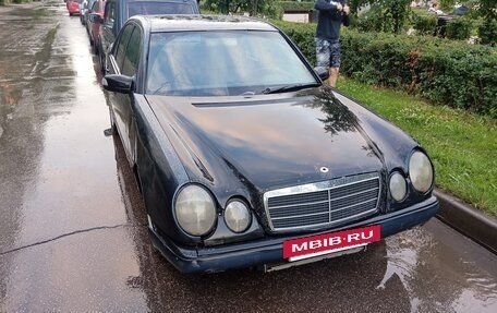 Mercedes-Benz E-Класс, 1997 год, 140 000 рублей, 6 фотография