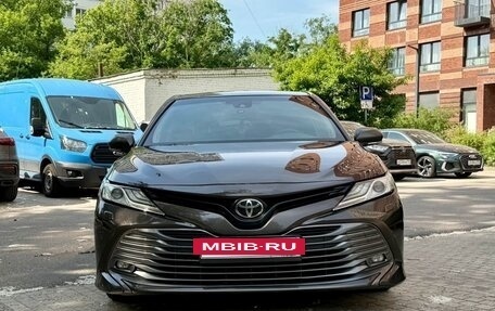 Toyota Camry, 2019 год, 2 750 000 рублей, 2 фотография
