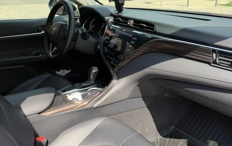 Toyota Camry, 2019 год, 2 750 000 рублей, 9 фотография