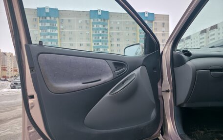 Toyota Vitz, 2000 год, 300 000 рублей, 8 фотография
