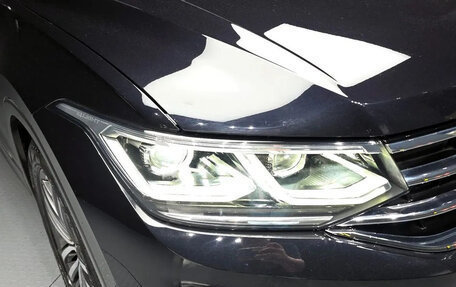 Volkswagen Tiguan II, 2021 год, 2 400 000 рублей, 6 фотография