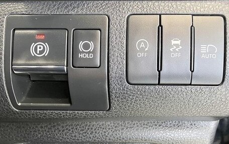 Toyota Harrier, 2018 год, 2 200 000 рублей, 18 фотография