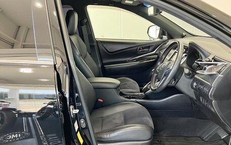 Toyota Harrier, 2018 год, 2 200 000 рублей, 21 фотография