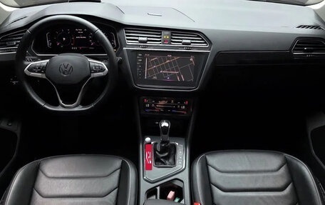 Volkswagen Tiguan II, 2021 год, 2 400 000 рублей, 9 фотография