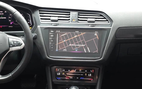 Volkswagen Tiguan II, 2021 год, 2 400 000 рублей, 18 фотография