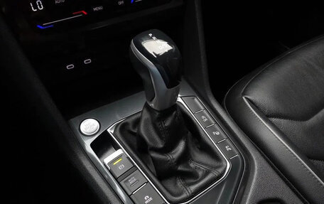 Volkswagen Tiguan II, 2021 год, 2 400 000 рублей, 11 фотография