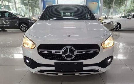 Mercedes-Benz GLA, 2021 год, 1 980 000 рублей, 2 фотография
