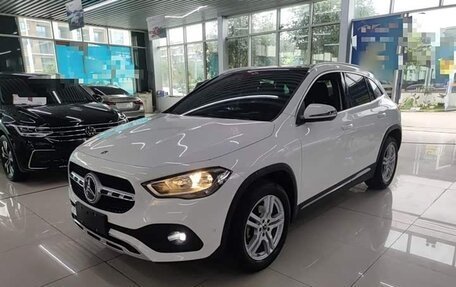 Mercedes-Benz GLA, 2021 год, 1 980 000 рублей, 3 фотография