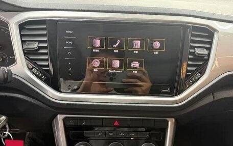 Volkswagen T-Roc I, 2022 год, 1 495 000 рублей, 12 фотография