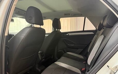 Volkswagen T-Roc I, 2022 год, 1 495 000 рублей, 15 фотография