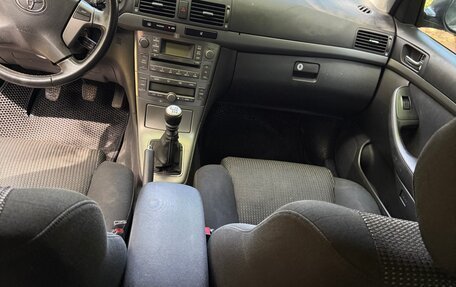 Toyota Avensis III рестайлинг, 2006 год, 999 000 рублей, 1 фотография