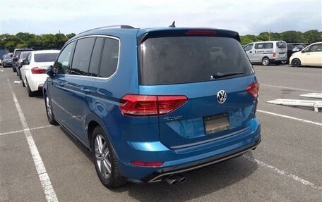 Volkswagen Touran III, 2016 год, 1 850 000 рублей, 3 фотография