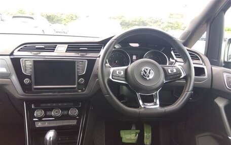 Volkswagen Touran III, 2016 год, 1 850 000 рублей, 4 фотография