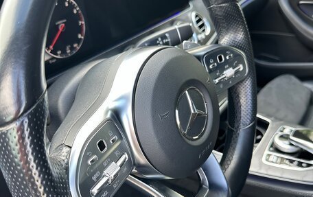 Mercedes-Benz E-Класс, 2018 год, 3 650 000 рублей, 24 фотография