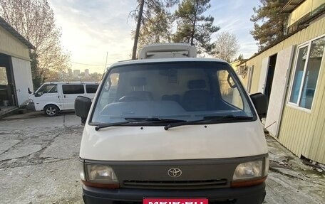 Toyota HiAce H50 H60 H70, 1988 год, 700 000 рублей, 1 фотография