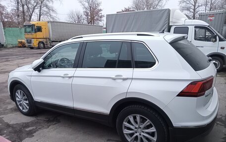 Volkswagen Tiguan II, 2018 год, 2 850 000 рублей, 4 фотография