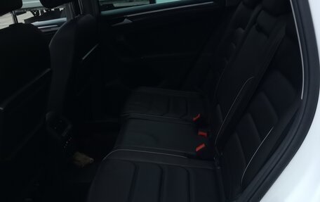 Volkswagen Tiguan II, 2018 год, 2 850 000 рублей, 7 фотография