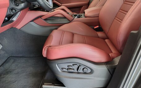 Porsche Cayenne III, 2025 год, 27 990 000 рублей, 26 фотография
