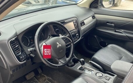 Mitsubishi Outlander III рестайлинг 3, 2013 год, 1 550 000 рублей, 8 фотография
