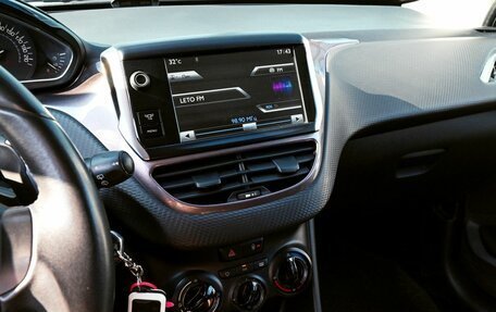 Peugeot 2008 II, 2014 год, 765 000 рублей, 10 фотография