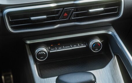 Geely Coolray I, 2024 год, 1 900 000 рублей, 21 фотография