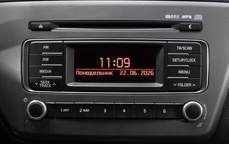 KIA Rio III рестайлинг, 2015 год, 999 000 рублей, 21 фотография