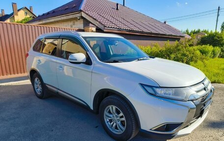 Mitsubishi Outlander III рестайлинг 3, 2016 год, 1 400 000 рублей, 1 фотография