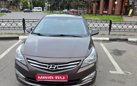 Hyundai Solaris II рестайлинг, 2015 год, 1 110 000 рублей, 1 фотография