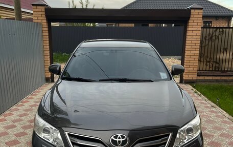 Toyota Camry, 2011 год, 1 275 000 рублей, 2 фотография