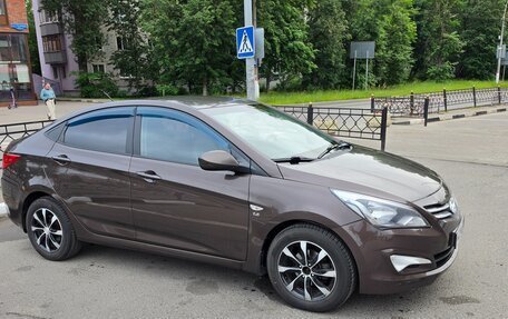 Hyundai Solaris II рестайлинг, 2015 год, 1 110 000 рублей, 3 фотография