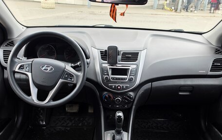 Hyundai Solaris II рестайлинг, 2015 год, 1 110 000 рублей, 7 фотография