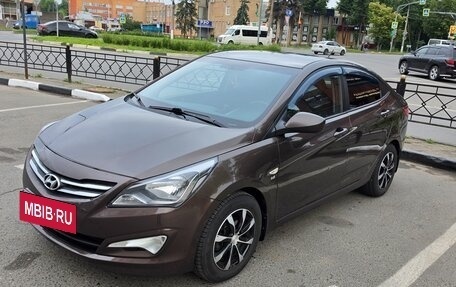 Hyundai Solaris II рестайлинг, 2015 год, 1 110 000 рублей, 2 фотография