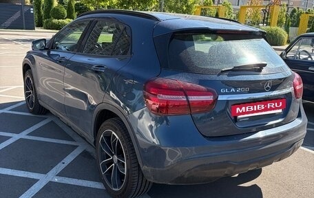 Mercedes-Benz GLA, 2019 год, 1 950 000 рублей, 4 фотография