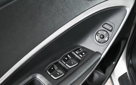 Hyundai Santa Fe III рестайлинг, 2016 год, 2 290 000 рублей, 14 фотография
