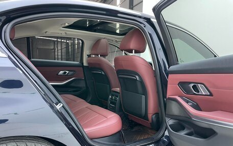 BMW 3 серия, 2022 год, 2 950 000 рублей, 16 фотография