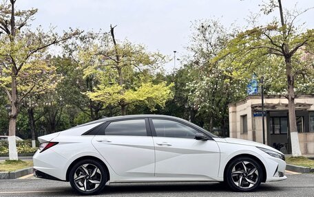 Hyundai Elantra, 2023 год, 1 220 000 рублей, 4 фотография